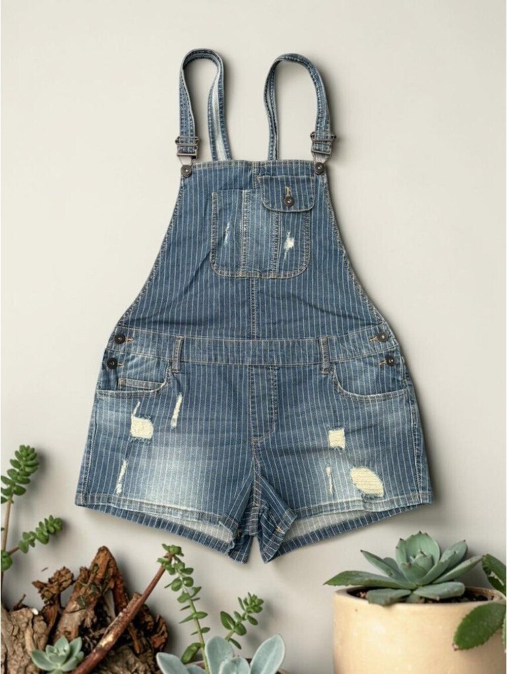 Arizona Jean Co Womens L Pinstripe Denim Shortalls Distressed Overall Shorts NWT